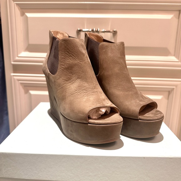 DEE KELLER Kristin Wedge Booties - Picture 3 of 4